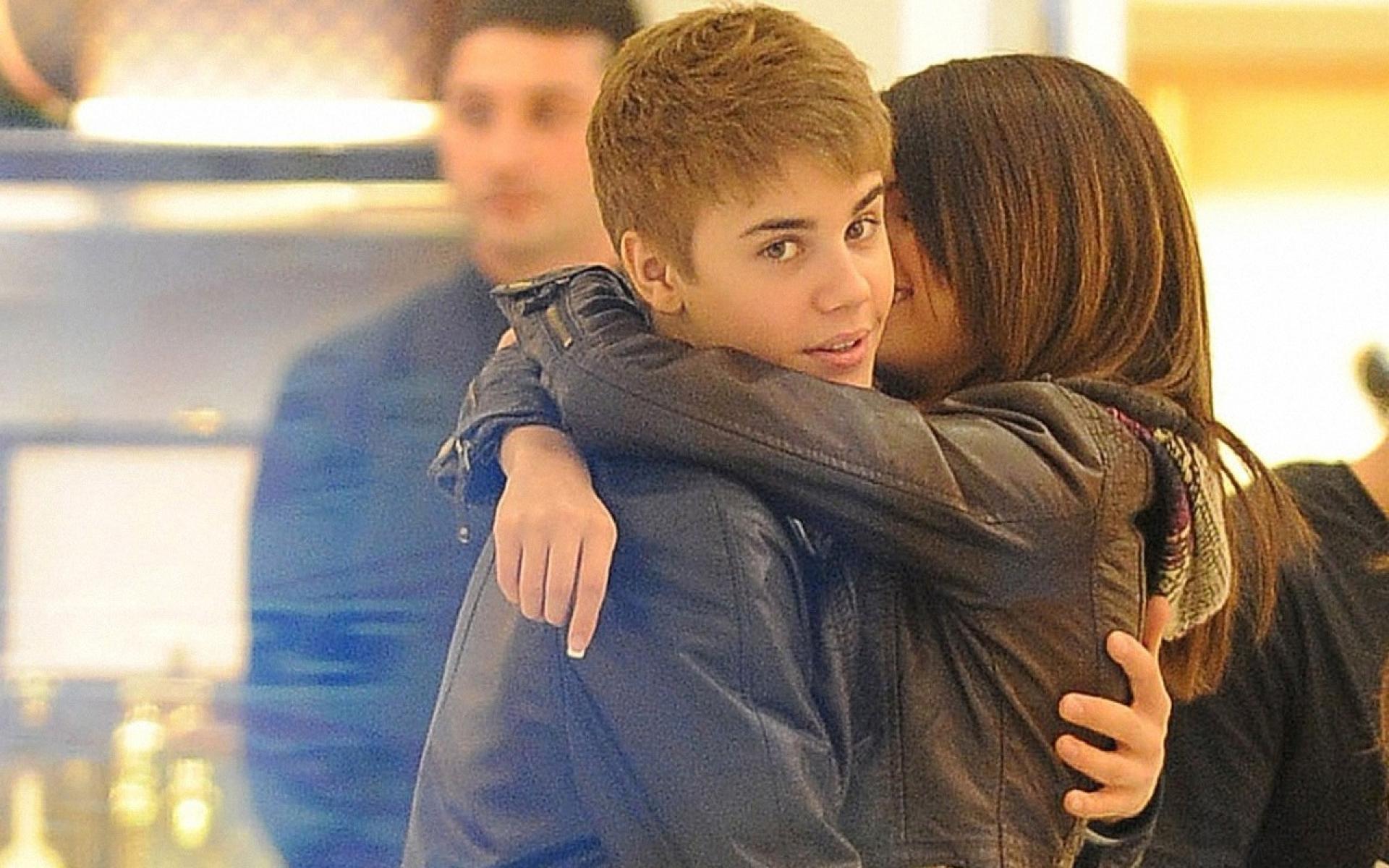 Justin Bieber Wallpapers Hd Backgrounds, Images, Pics, - Justin Bieber Y Selena Gomez - HD Wallpaper 