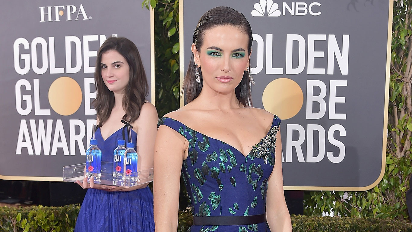 Camilla Belle And The Fiji Water Girl - Kelleth Cuthbert Fiji Water - HD Wallpaper 