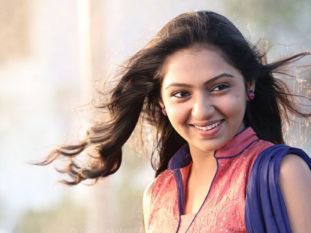 Lakshmi Menon Hd - HD Wallpaper 