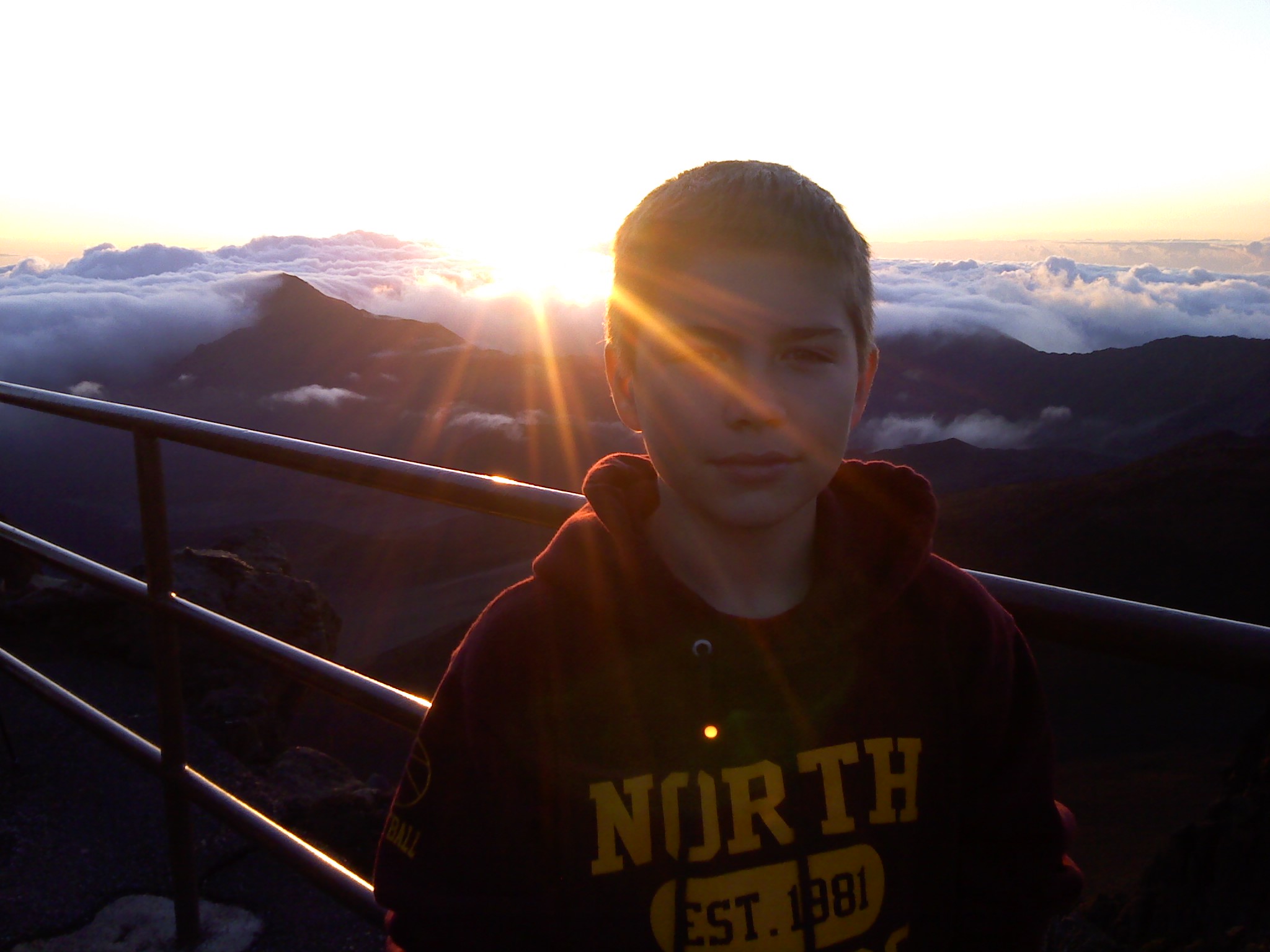 Haleakalā National Park Sunrise Must Hike Must Eat - Sunlight - HD Wallpaper 