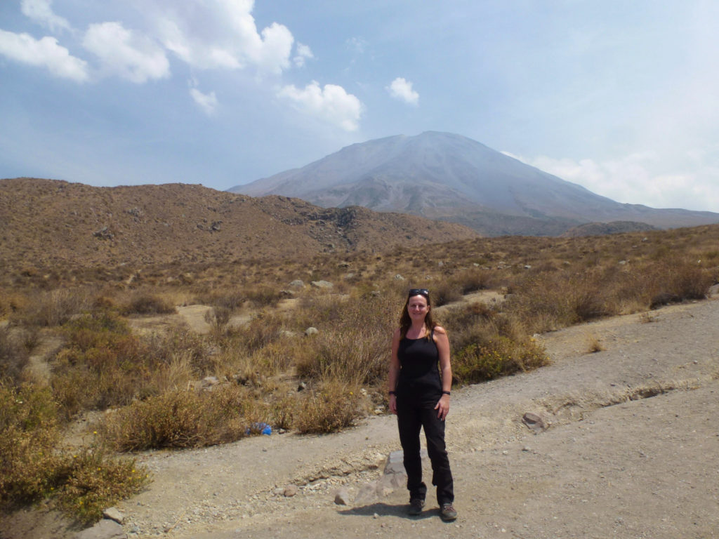 Ilive4travel At Start Of Hike To El Misti Arequipa - Summit - HD Wallpaper 