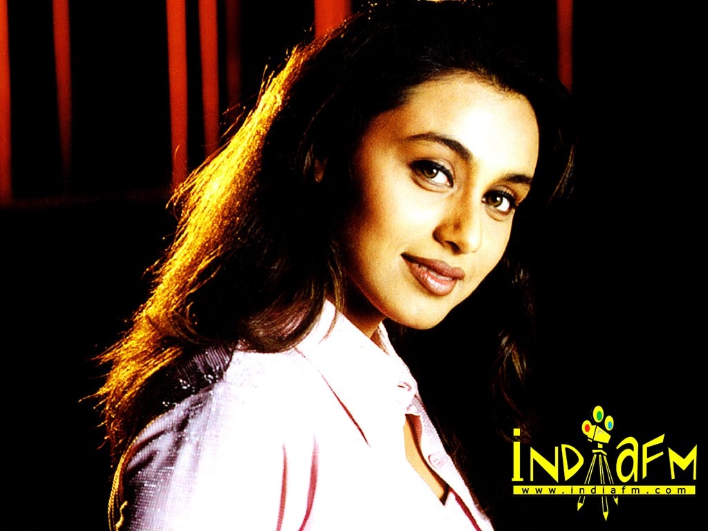 Rani Mukhrji Wallpepar - HD Wallpaper 
