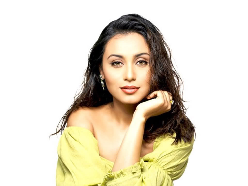 Rani Mukherjee - HD Wallpaper 