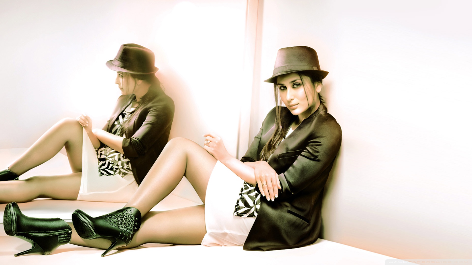 New Karina Kapoor Hot - HD Wallpaper 