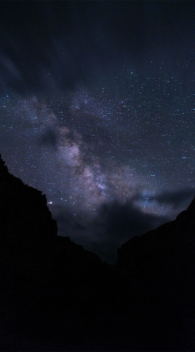 Beautiful Night Sky Iphone Wallpaper , Iphone Background - Milky Way - HD Wallpaper 