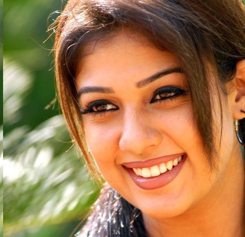Beautiful Nayanthara - HD Wallpaper 