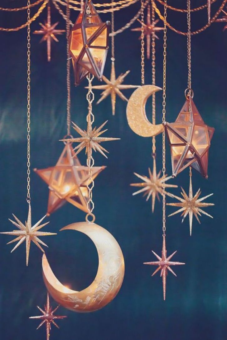 Simple Star And Moon Decorations - Moon And Stars Theme - HD Wallpaper 