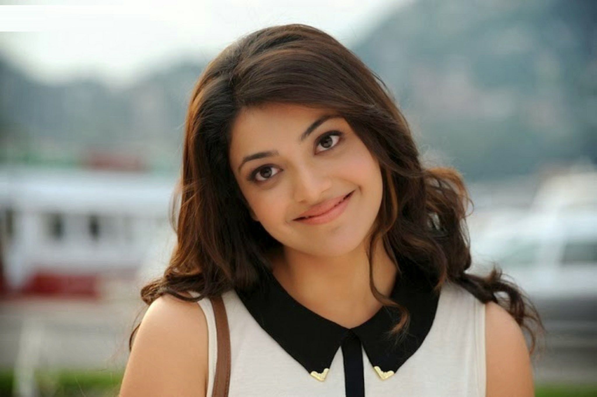 Hd Wallpaper Kajal Agarwal - HD Wallpaper 