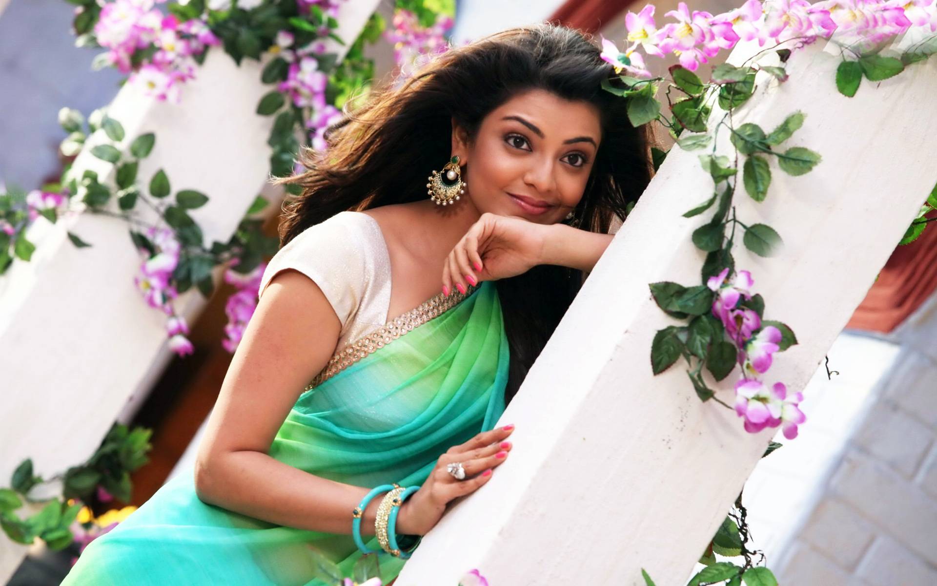 Kajal Agarwal - HD Wallpaper 