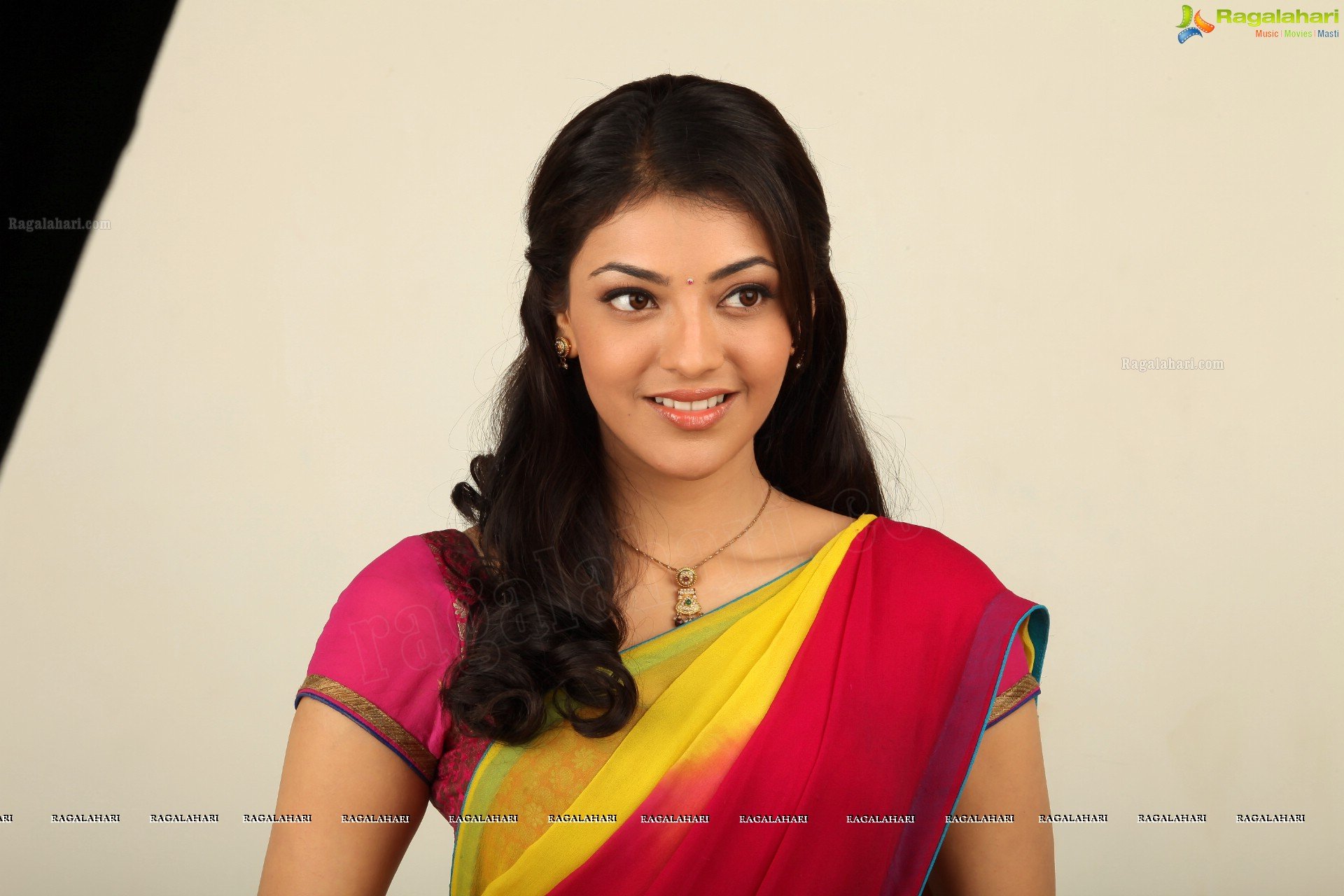 Kajal Agarwal Images In Hd - HD Wallpaper 