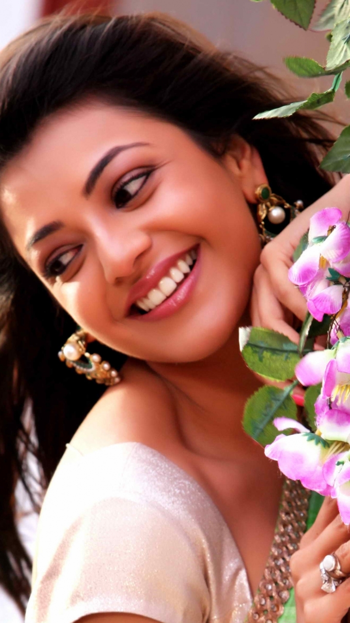 Cute Wallpaper Kajal Aggarwal - HD Wallpaper 