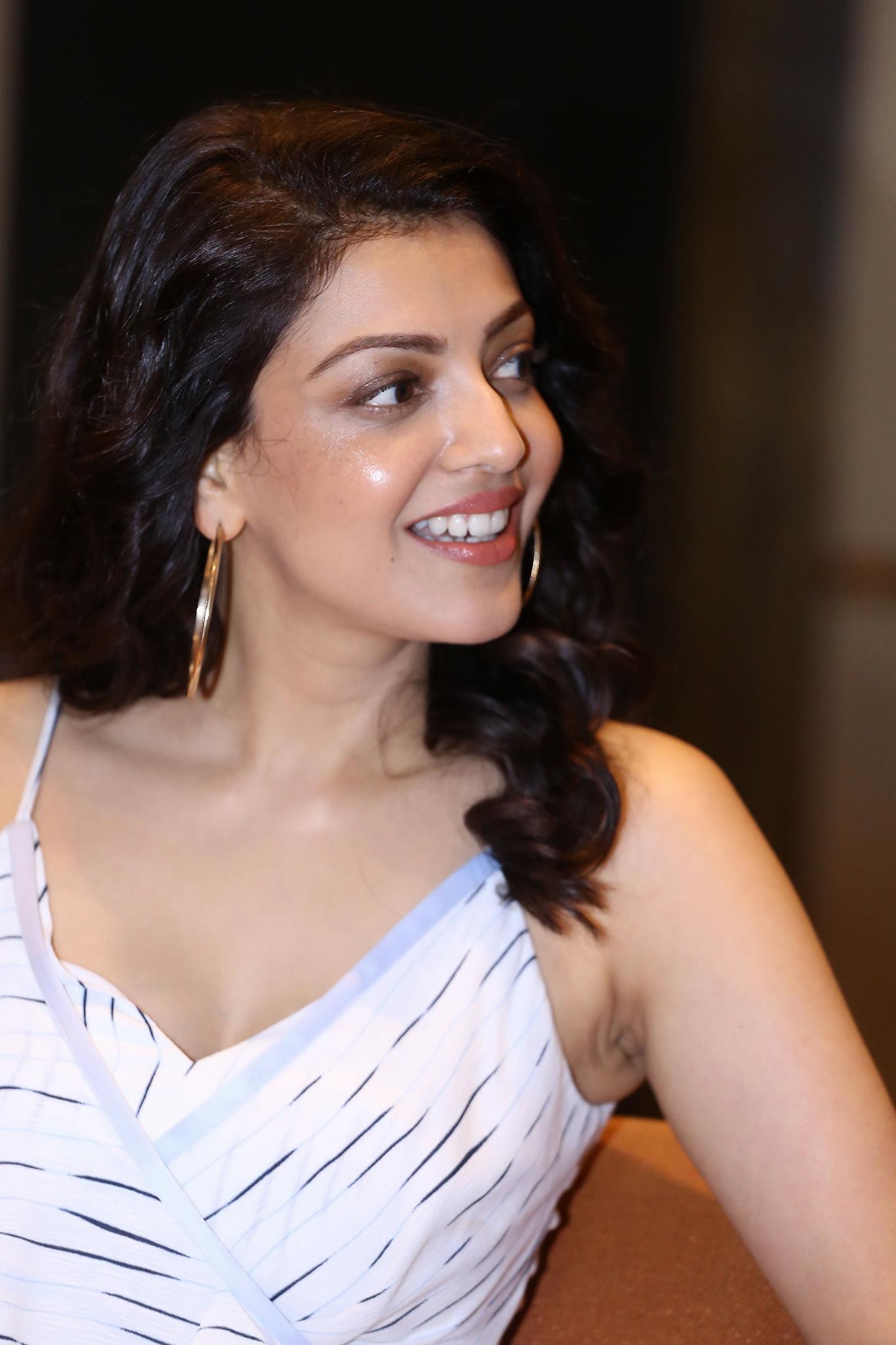 Kajal Agarwal Latest Photos Hd Stills Kajal Aggarwal - Kajal Agarwal Interview Hd - HD Wallpaper 