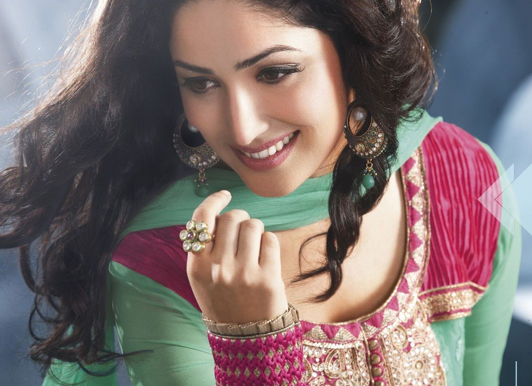 Yami Gautam - HD Wallpaper 