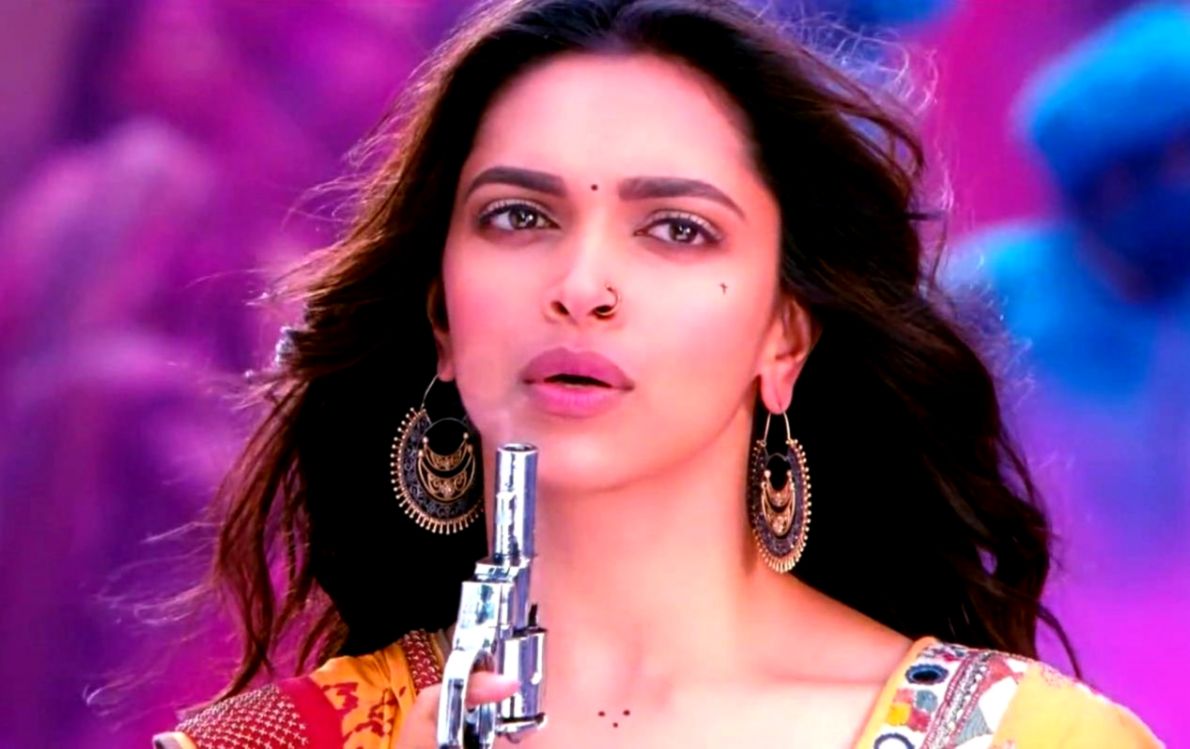Most 50 Beautiful Deepika Padukone Actress Wallpapers - Deepika In Ram Leela - HD Wallpaper 