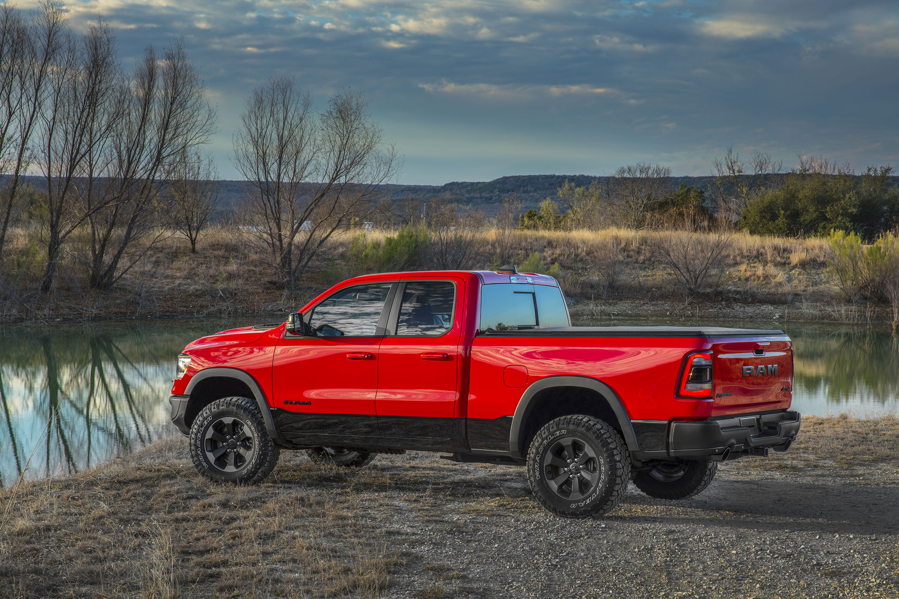 Quad Cab 2019 Ram 1500 Rebel - HD Wallpaper 