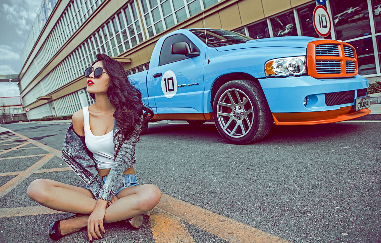 Photo Wallpaper Machine, Auto, Girl, Model, Asian, - Dodge Ram With Girl Hd - HD Wallpaper 