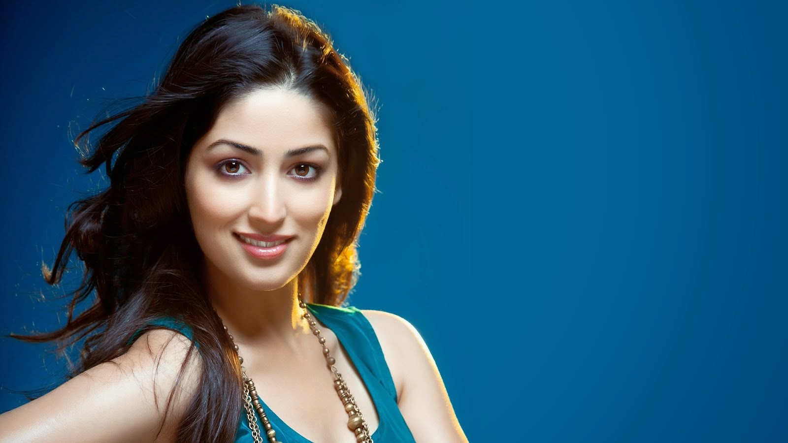 Hd Wallpaper Yami Gautam New Hd - HD Wallpaper 