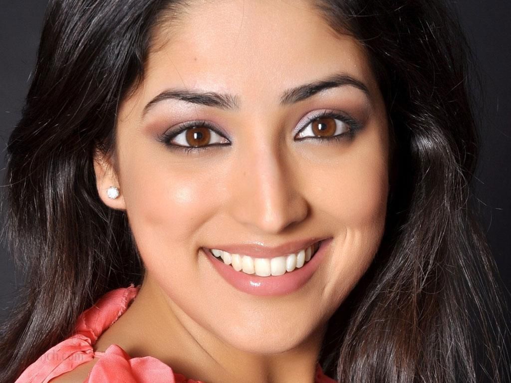 Yami Gautam Hd Face - HD Wallpaper 