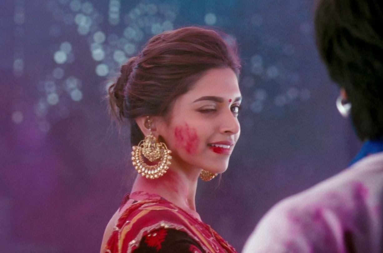 Deepika Padukone In Ram Leela Songs - HD Wallpaper 