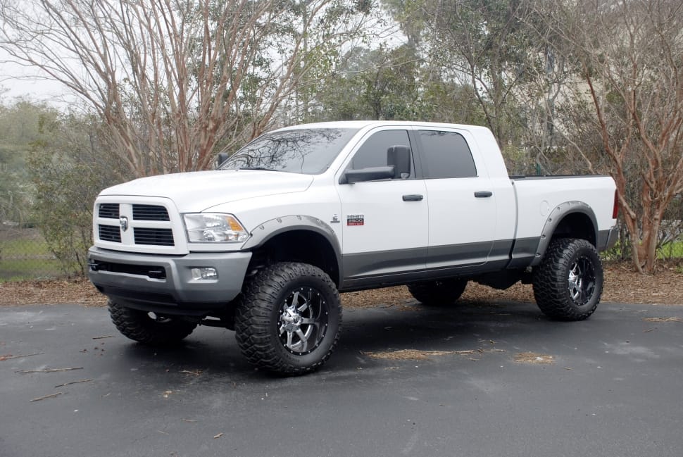 White Dodge Ram 1500 Crew Cab Preview - White Dodge Ram Truck - HD Wallpaper 