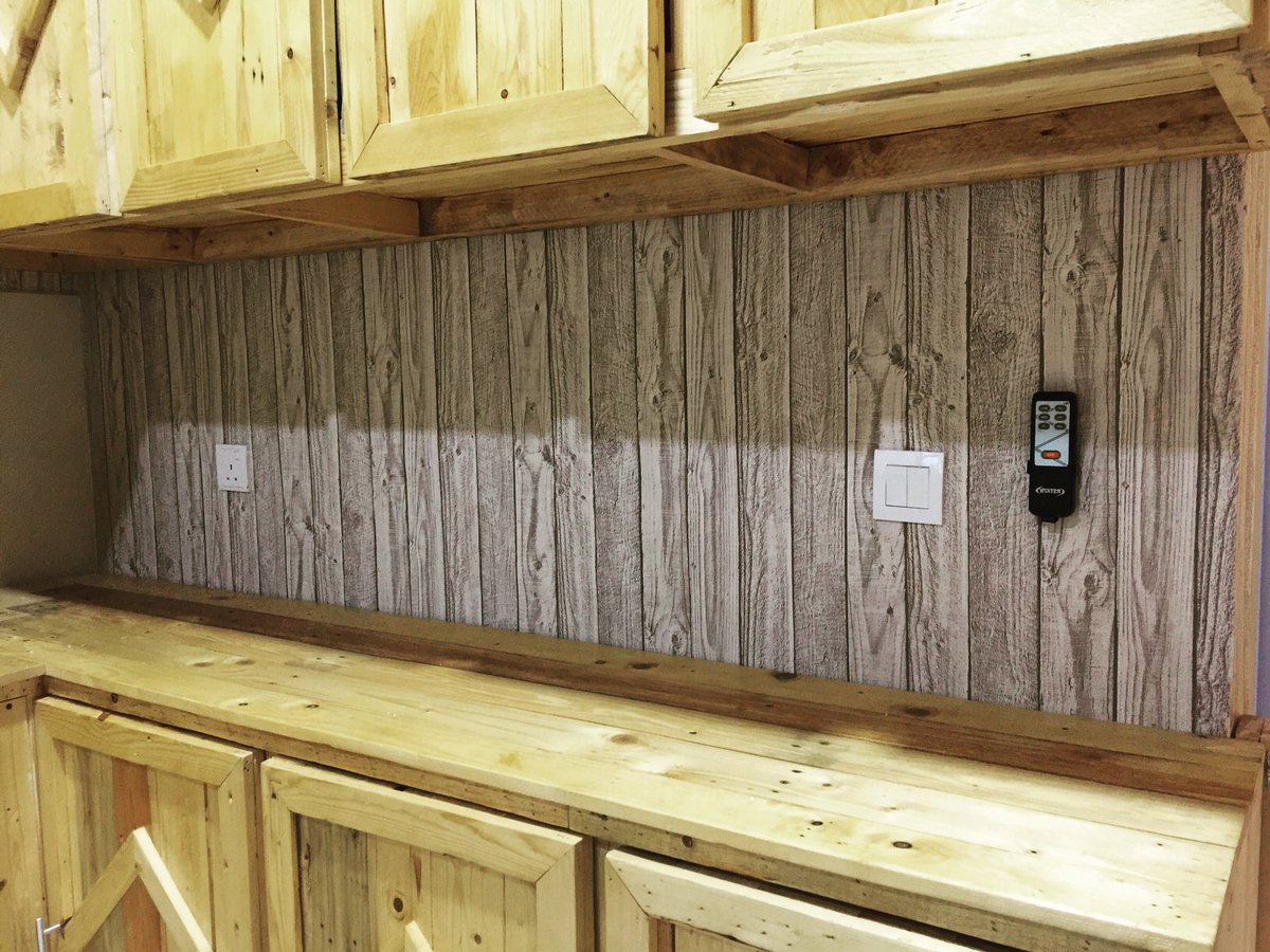 Plank - HD Wallpaper 