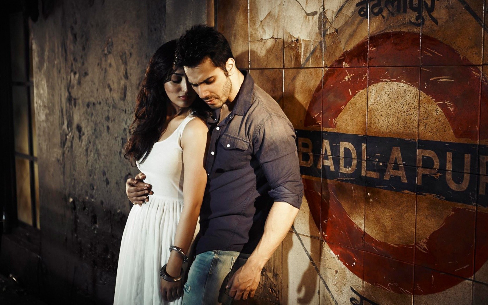 Wallpaper Badlapur, Varun Dhawan, Yami Gautam - Jeena Jeena Badlapur Movie - HD Wallpaper 