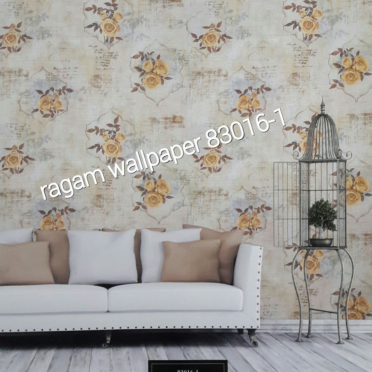 Wallpaper Kamar Ruang Tamu Minimalis Flower Classic - Studio Couch - HD Wallpaper 