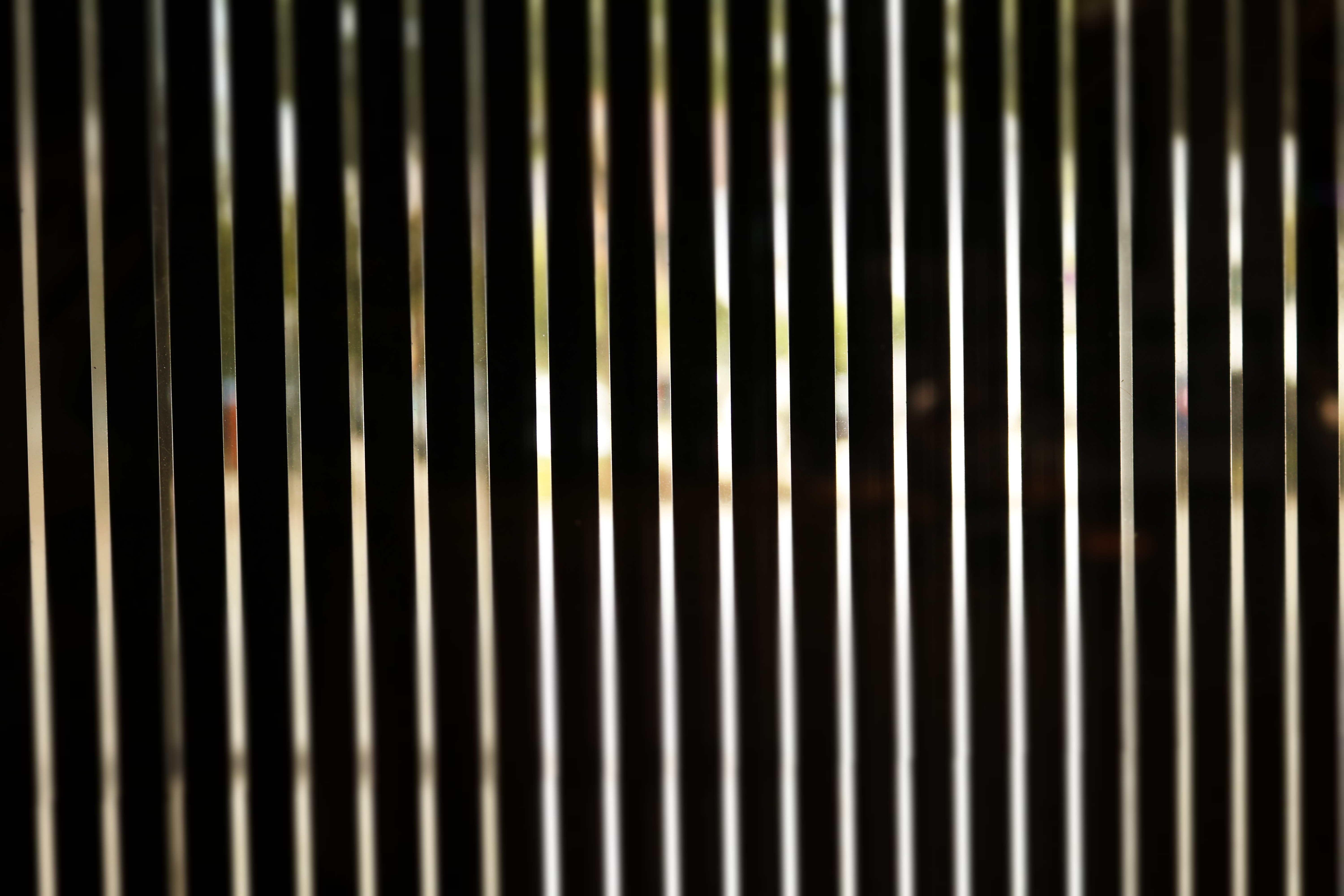 Grille - HD Wallpaper 