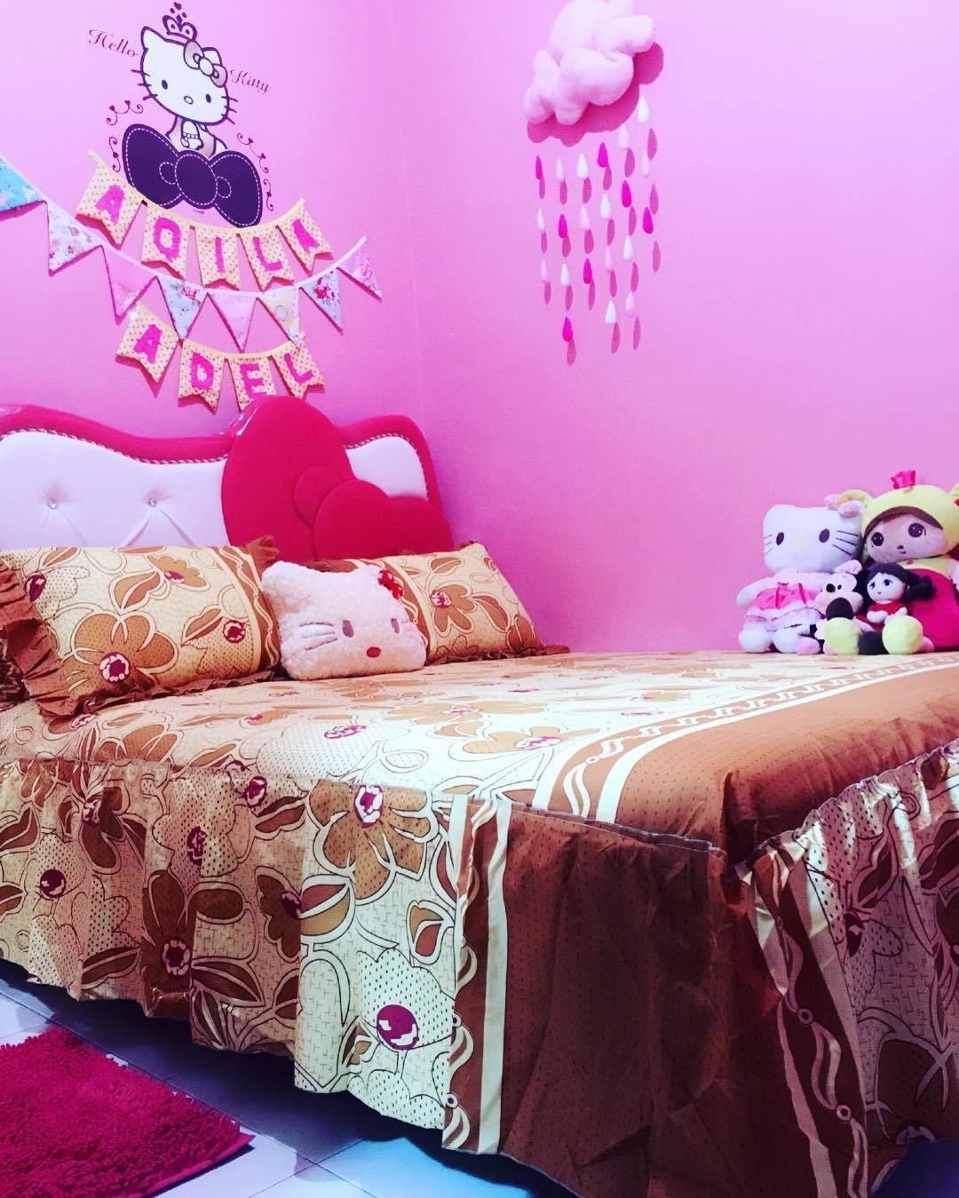 Kamar Motif Hello Kitty - HD Wallpaper 