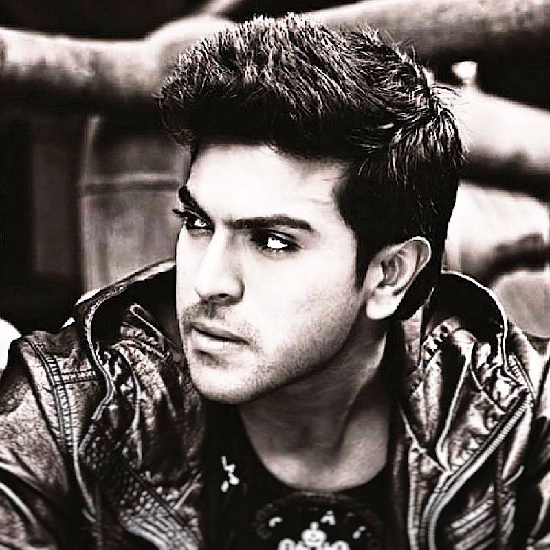 Ram Charan Hd Wallpapers 1080p - Ram Charan Teja In Orange - 800x800 Wallpaper Ram Charan Hd Wallpapers 1080p - Ram Charan Teja In Orange - 800x800 Wallpaper