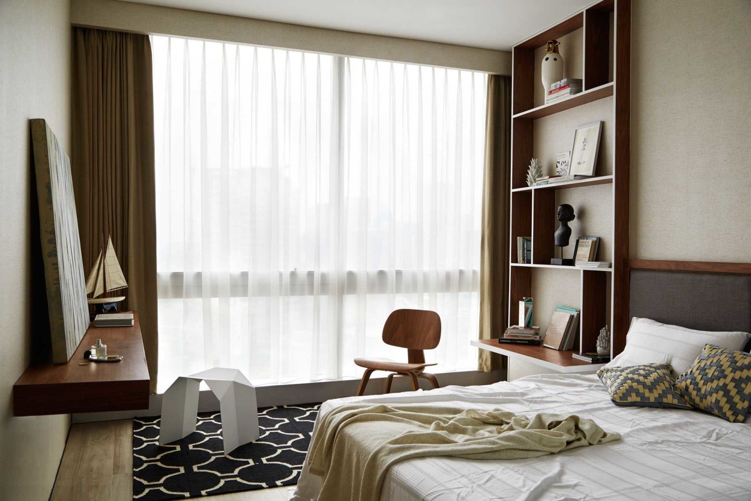 10 Desain Interior Kamar Tidur Mewah Untuk Tidur Yang - Desain Kamar Jendela Besar - HD Wallpaper 
