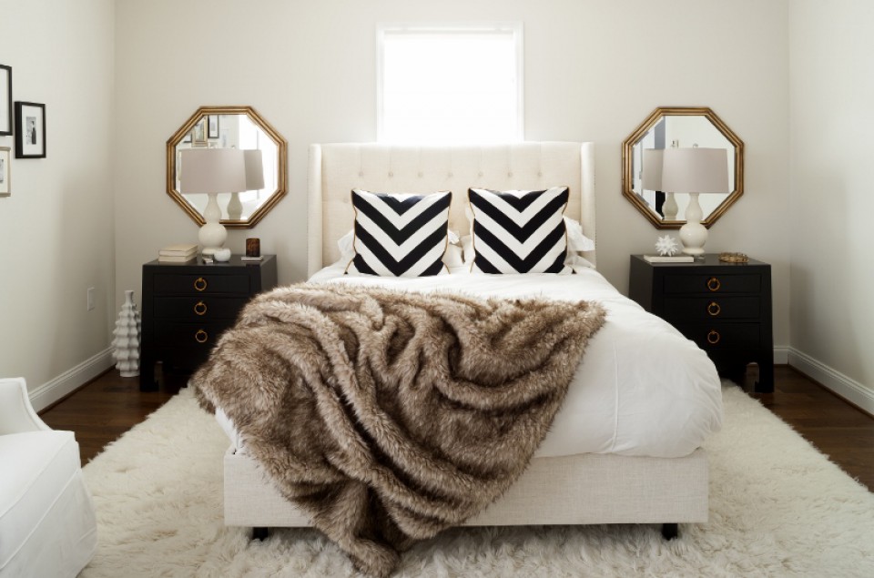 Fur Throw Blanket Bed - HD Wallpaper 