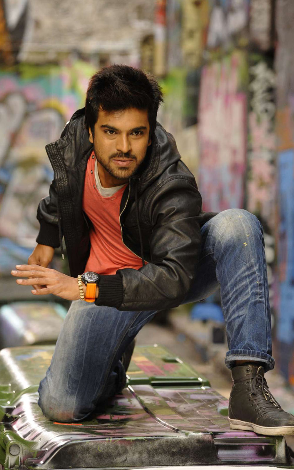 Orange Movie Fighting Stills By Ram Charan - Ram Charan Teja In Orange - HD Wallpaper 