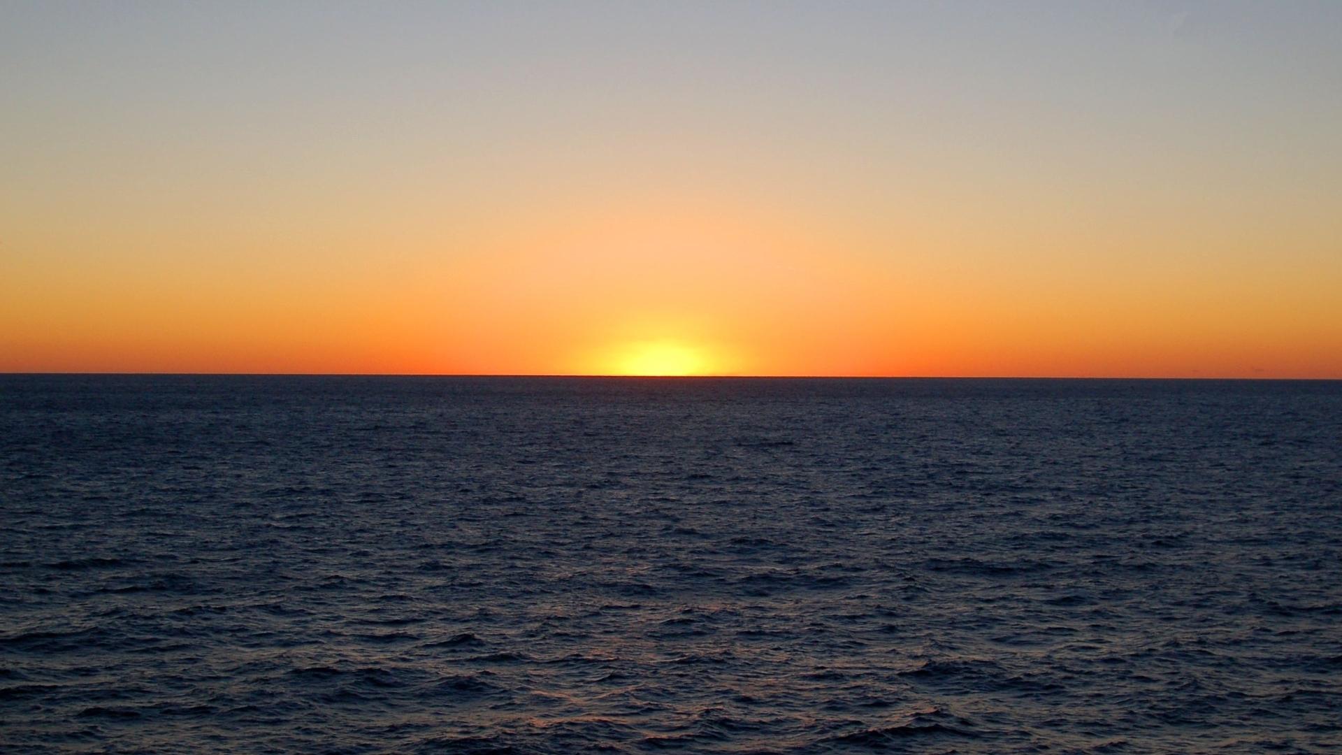 Langit Warna Emas Di Cakrawala - Sunset - HD Wallpaper 