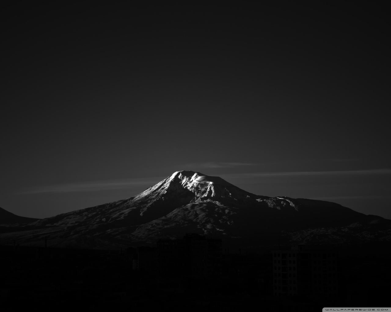 Black And White Mountain Wallpaper - Summit - HD Wallpaper 