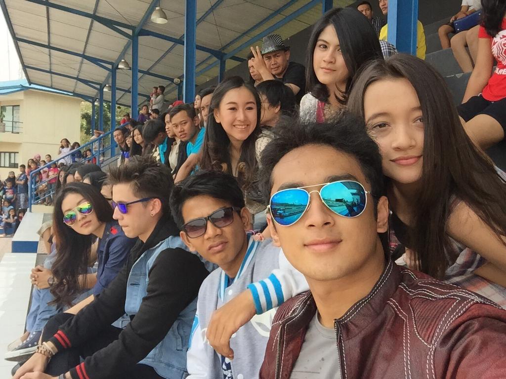 Megan Domani Dan Natasha Wilona - HD Wallpaper 