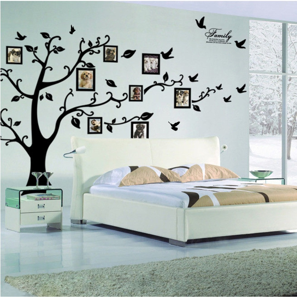Bahan Wallpaper Dinding Yang Paling Menarik - Bedroom Wall Photo Frames - HD Wallpaper 