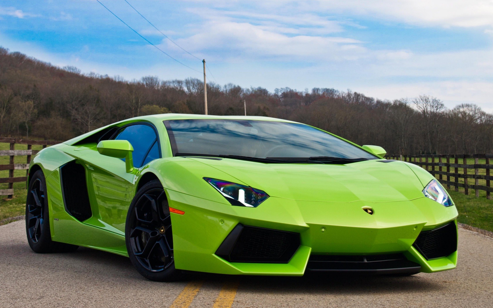 2012 Lamborghini Aventador Lp700-4 Hd Wallpapers - 2012 Lamborghini Aventador Lime Green - HD Wallpaper 