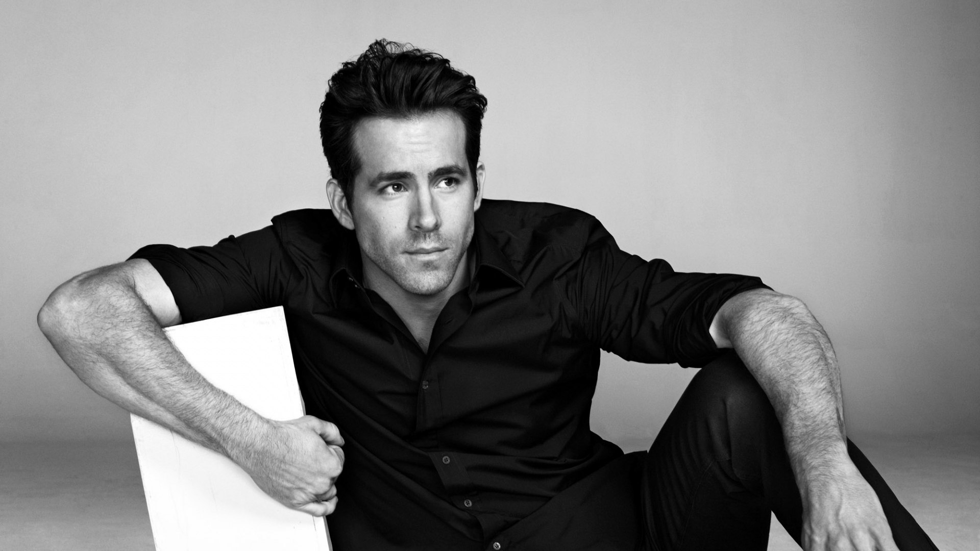 Wallpaper Ryan Reynolds Stylish Black And White - Ryan Reynolds Photo Shoot - HD Wallpaper 