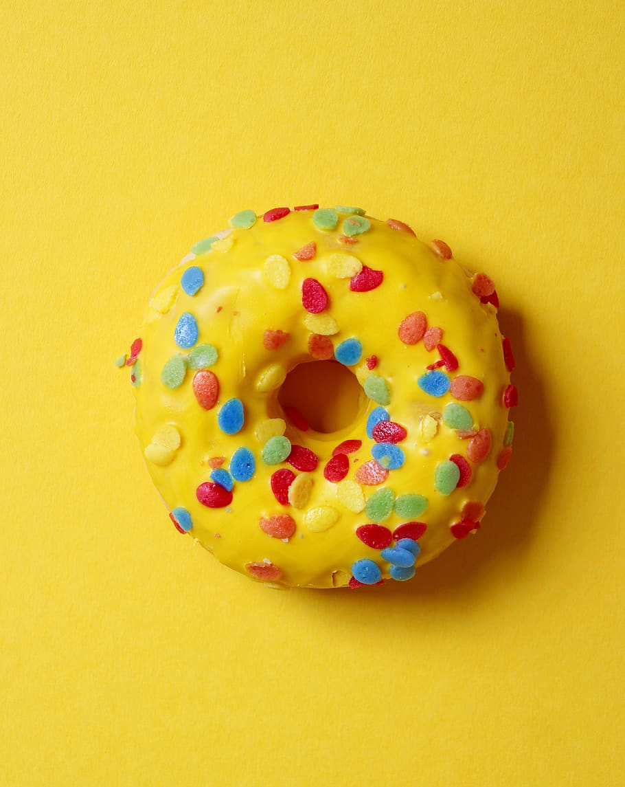Yellow Donut - HD Wallpaper 