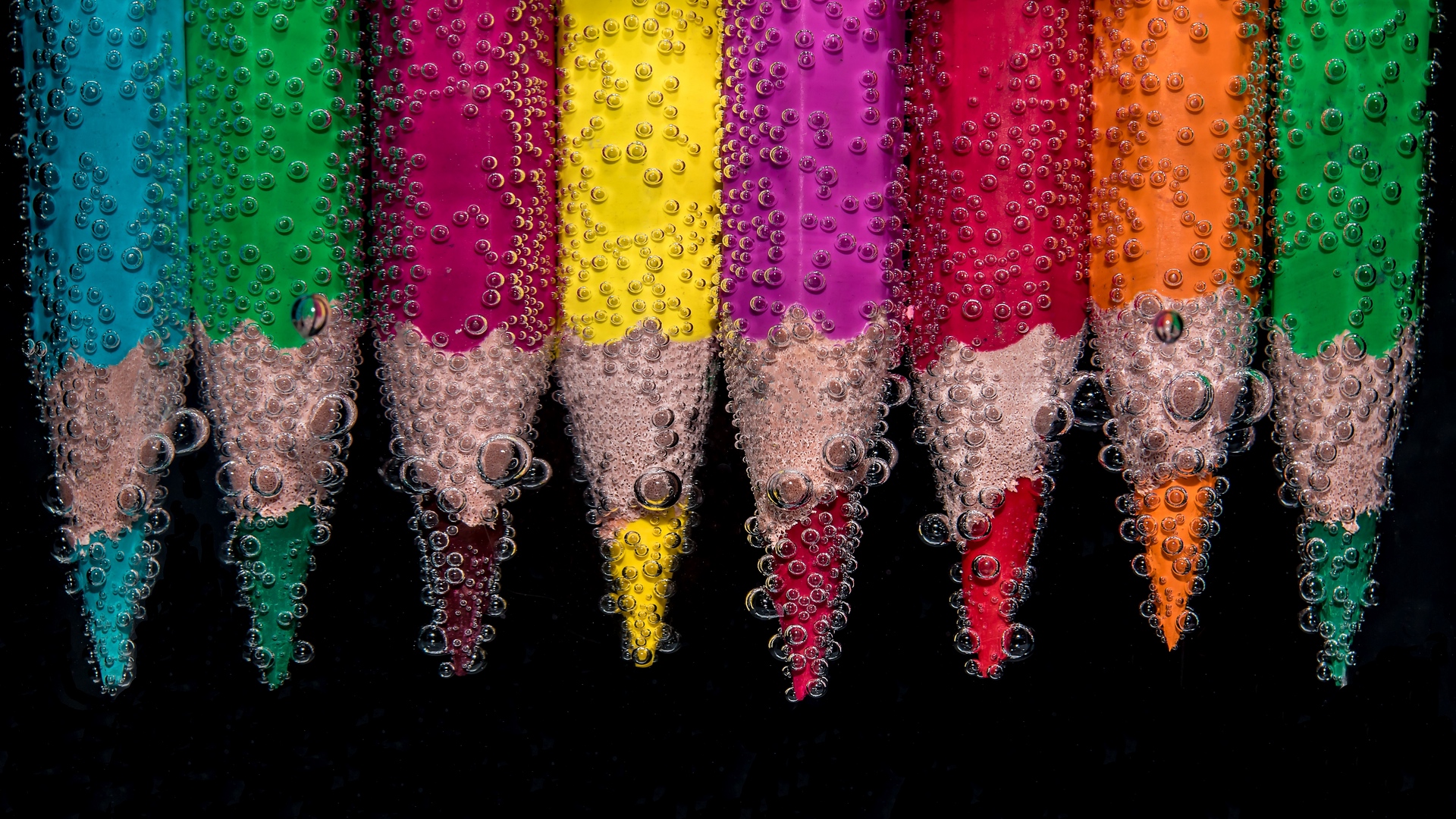 Wallpaper Color Pencils, Bubbles, Close-up - Bubbles Around Colored Pencils - HD Wallpaper 