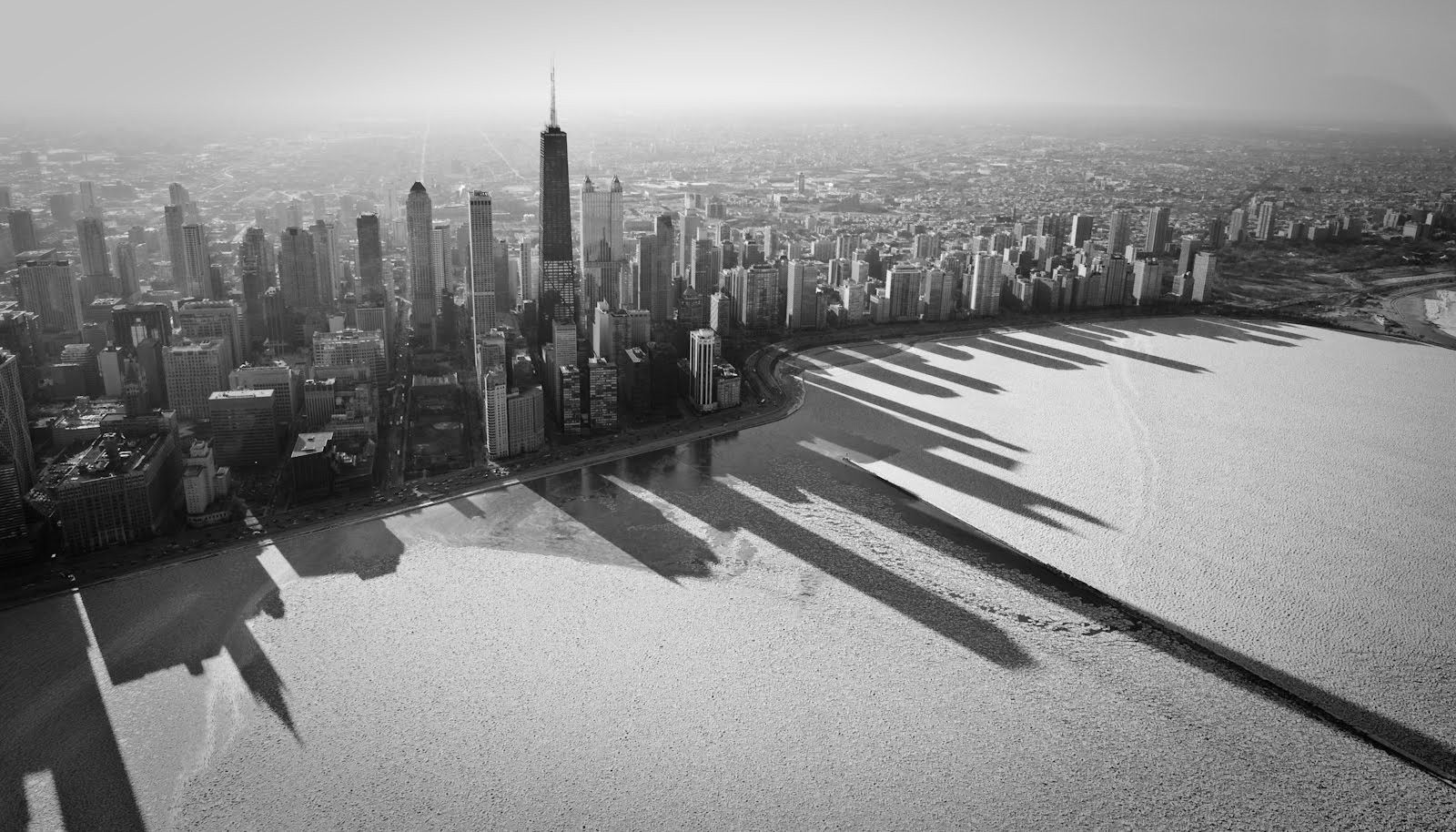 Free Chicago Black And White Wallpapers For Iphone - Lake Michigan Chicago Frozen - HD Wallpaper 
