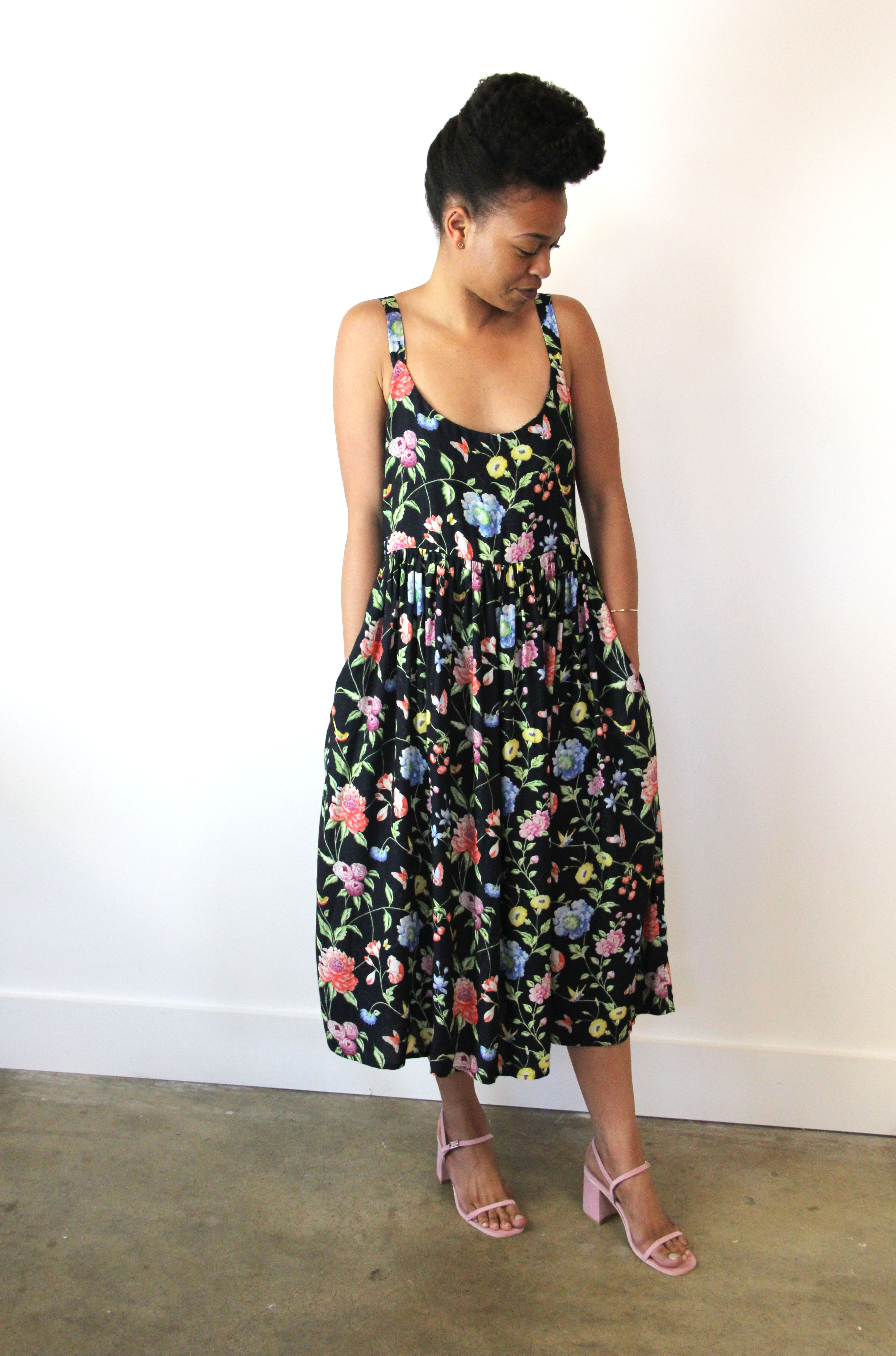 Myth Dress, Black Wallpaper - Girl - HD Wallpaper 