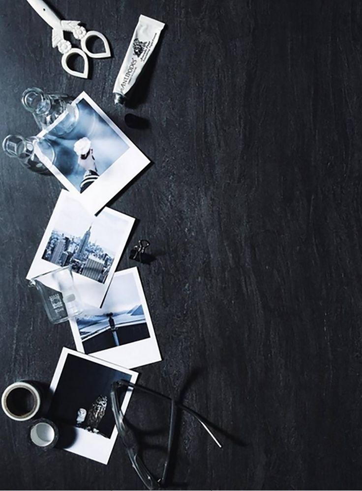 Flat Lay Black Background - HD Wallpaper 