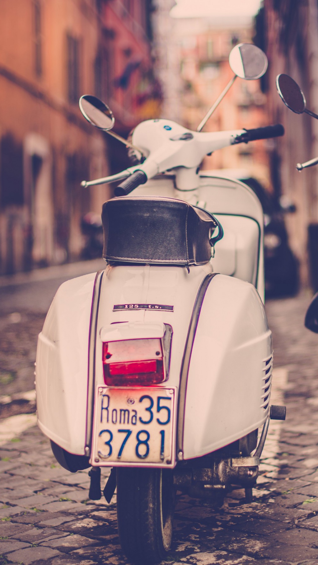 Vespa Wallpapers High Resolution - HD Wallpaper 