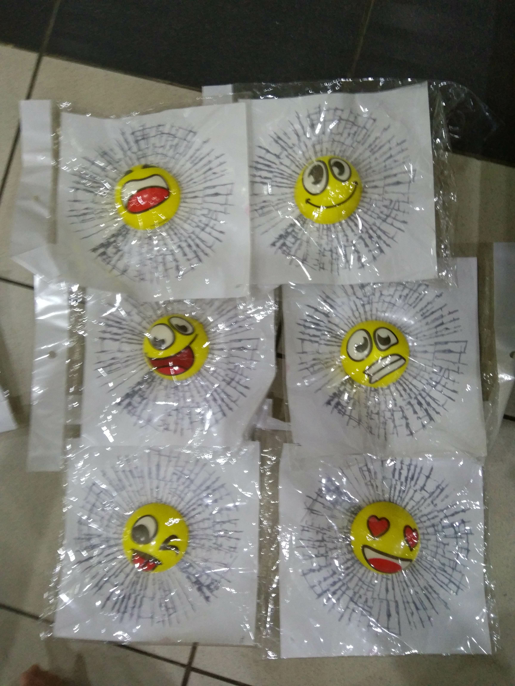 Sticker Emblem 3d Bola Kaca Pecah Unik - Plastic - HD Wallpaper 