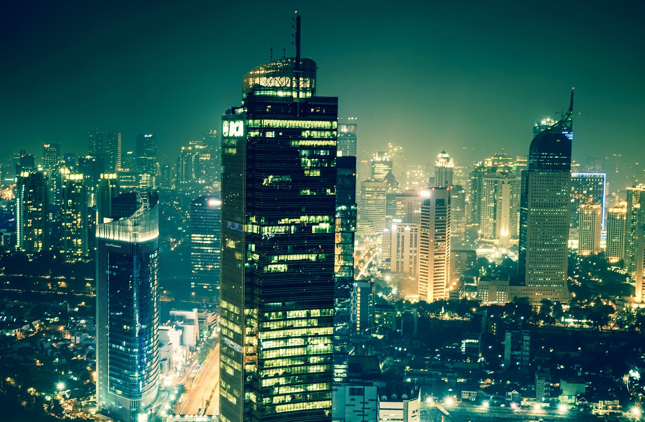 Jakarta, Indonesia Wallpaper - Vintage & Morelli Campfire In Bali - HD Wallpaper 