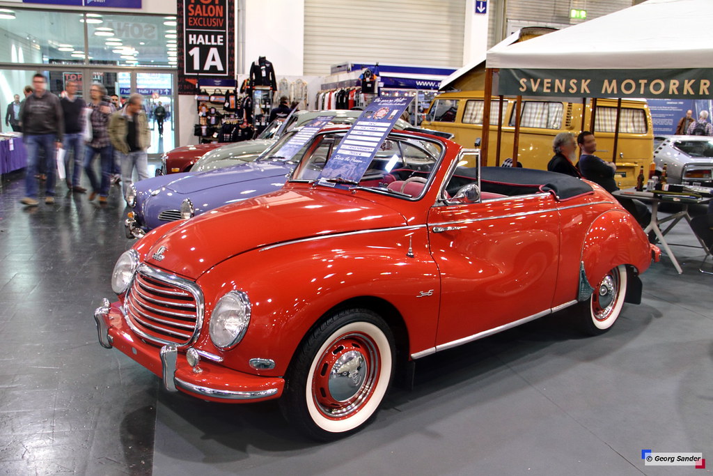 Antique Car - HD Wallpaper 