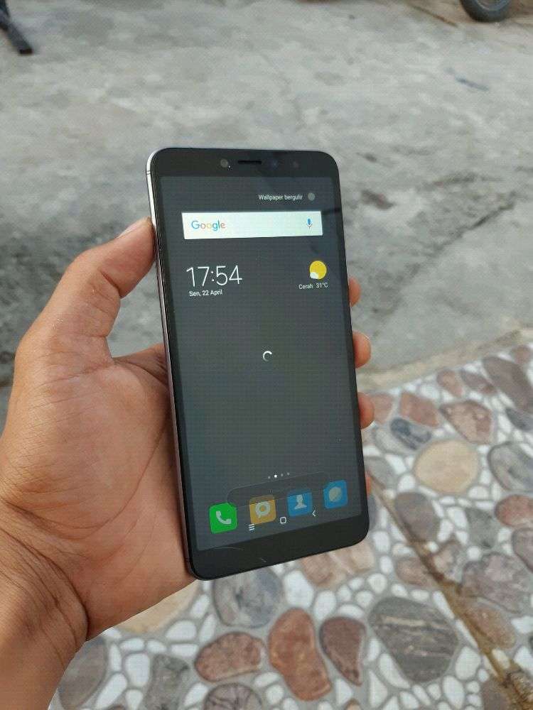 Xiomi Redmi S2 3/32 Tc Retak Dikit Gak Ngaruh Hp Cas - Smartphone - HD Wallpaper 