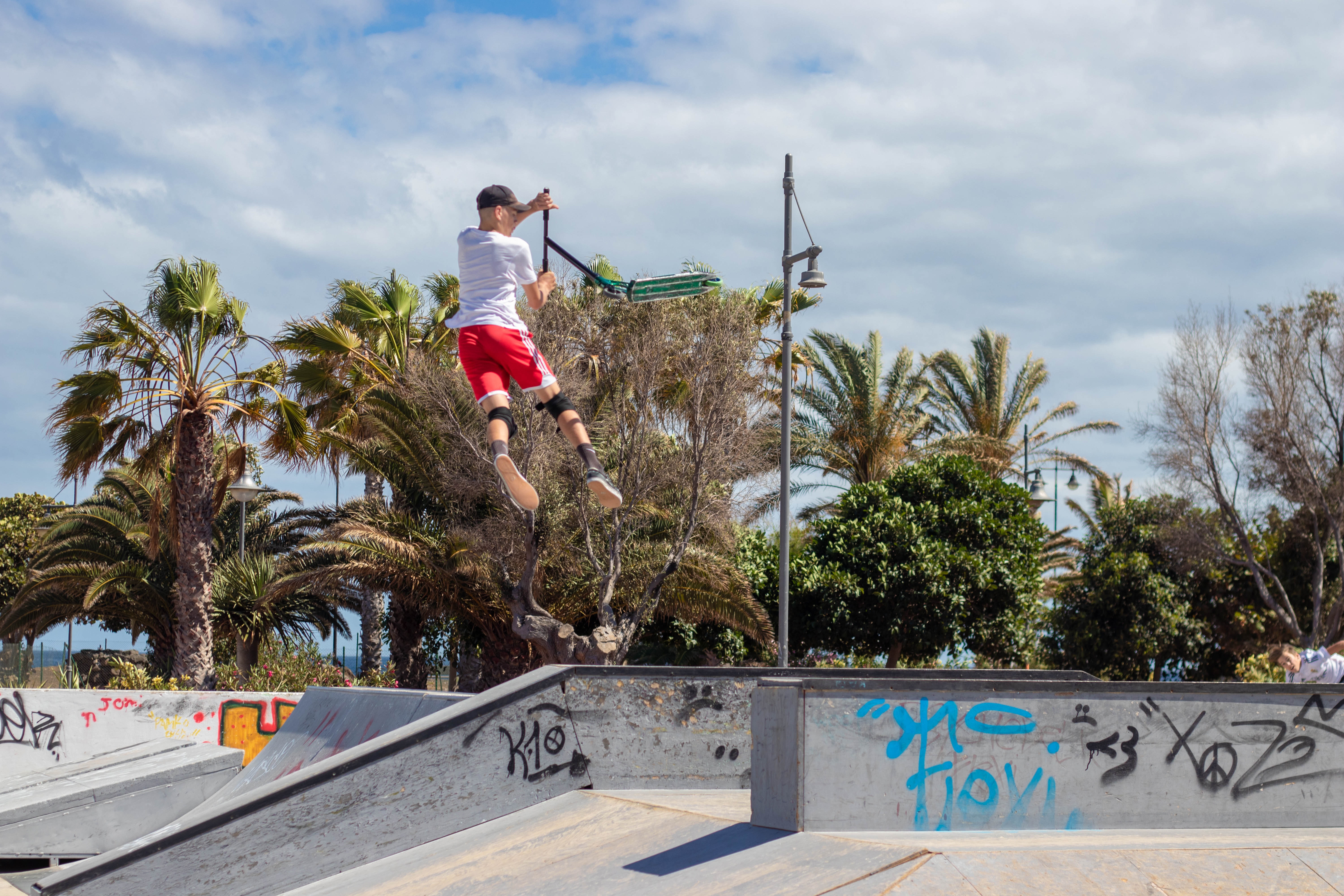 Kick Scooter - HD Wallpaper 